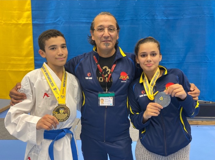 Maxsus kiyim bilan porno